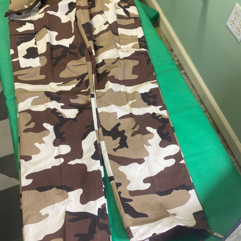 Cargo pants - Picture 2 of 5